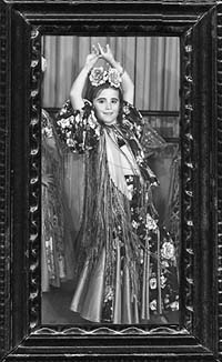 childhood photo of Alma